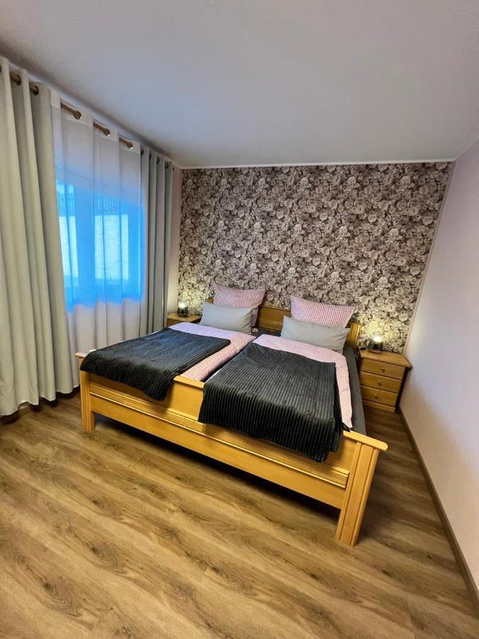 O&W Ferienzimmer Am Nuerburgring, Quiddelbach Luaran gambar